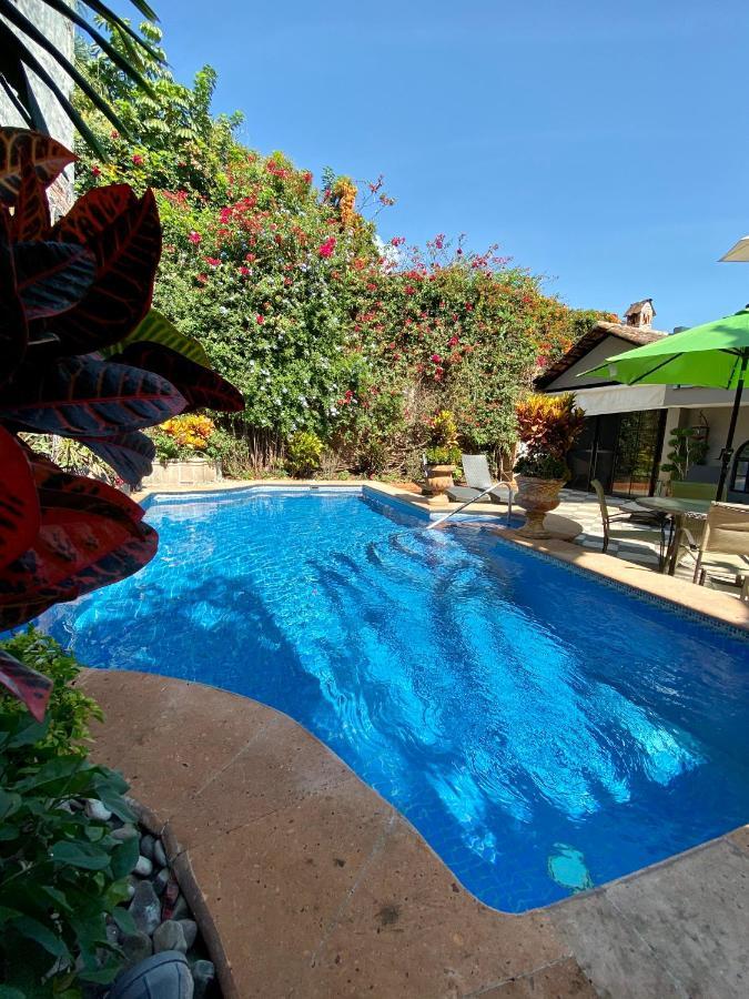Casa Del Sol Inn อาจิจิก ภายนอก รูปภาพ