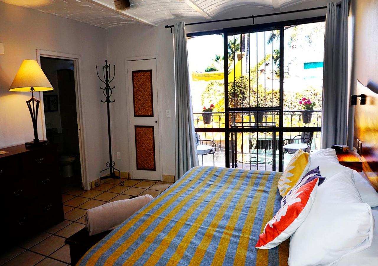Casa Del Sol Inn อาจิจิก ภายนอก รูปภาพ