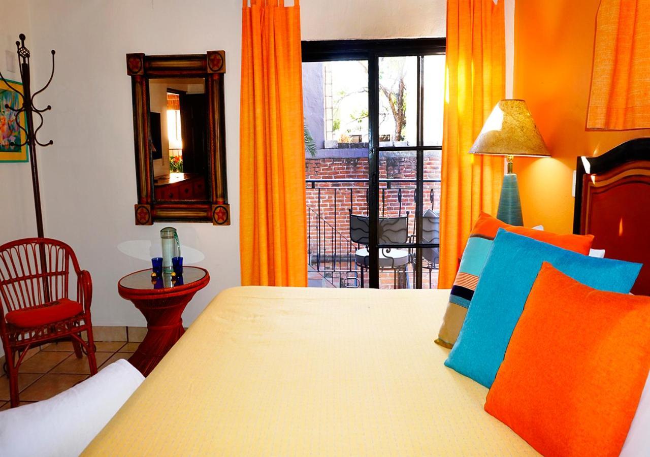 Casa Del Sol Inn อาจิจิก ภายนอก รูปภาพ