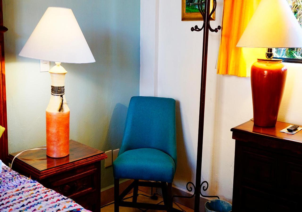 Casa Del Sol Inn อาจิจิก ภายนอก รูปภาพ