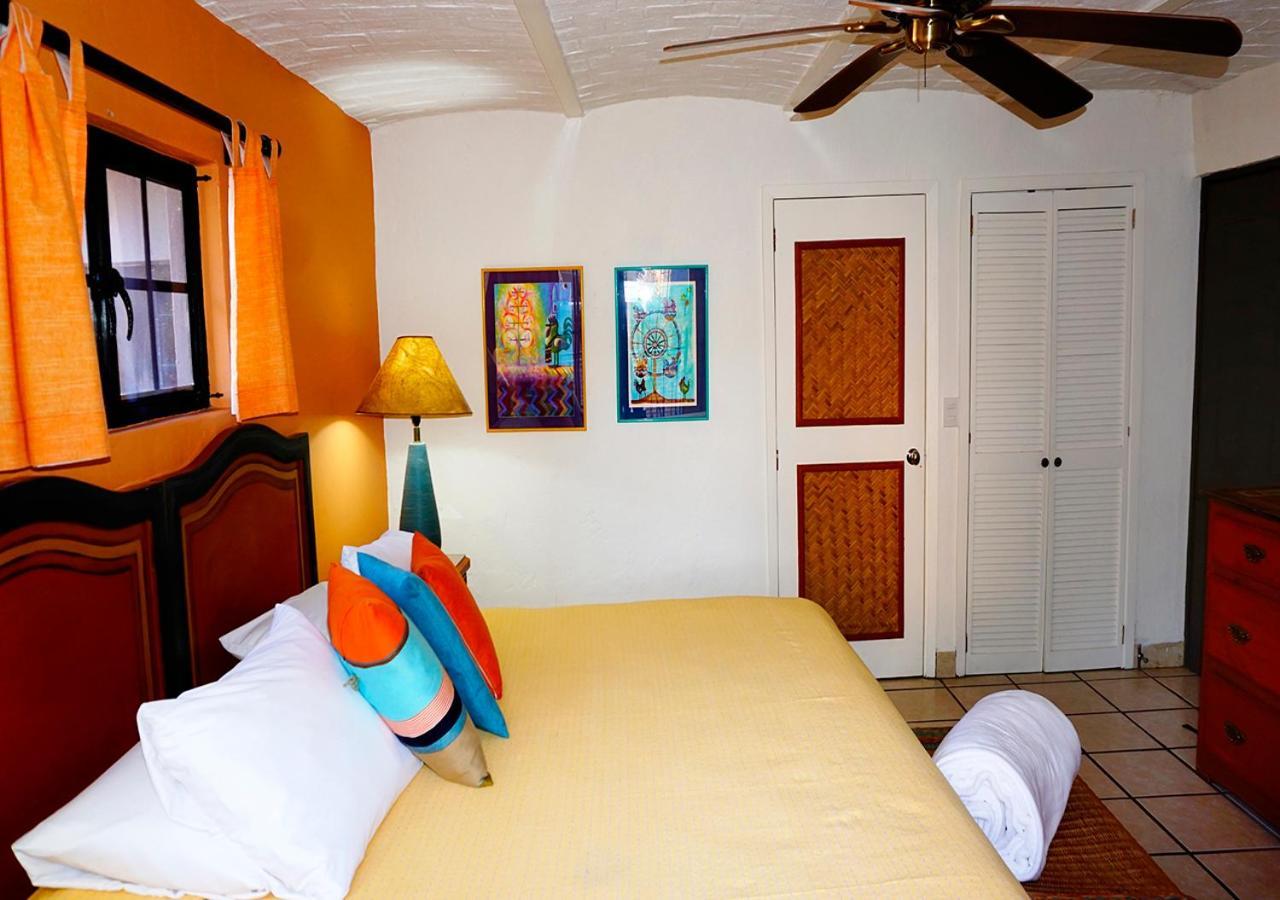 Casa Del Sol Inn อาจิจิก ภายนอก รูปภาพ