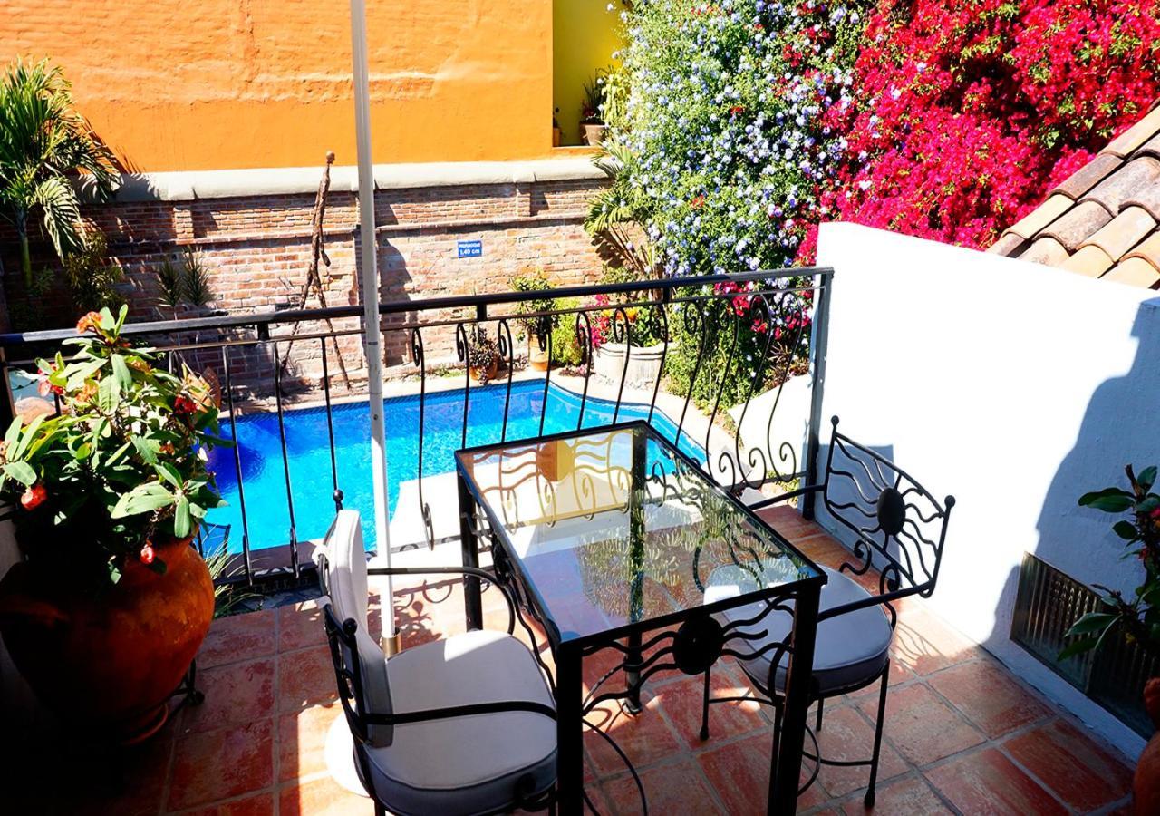 Casa Del Sol Inn อาจิจิก ภายนอก รูปภาพ
