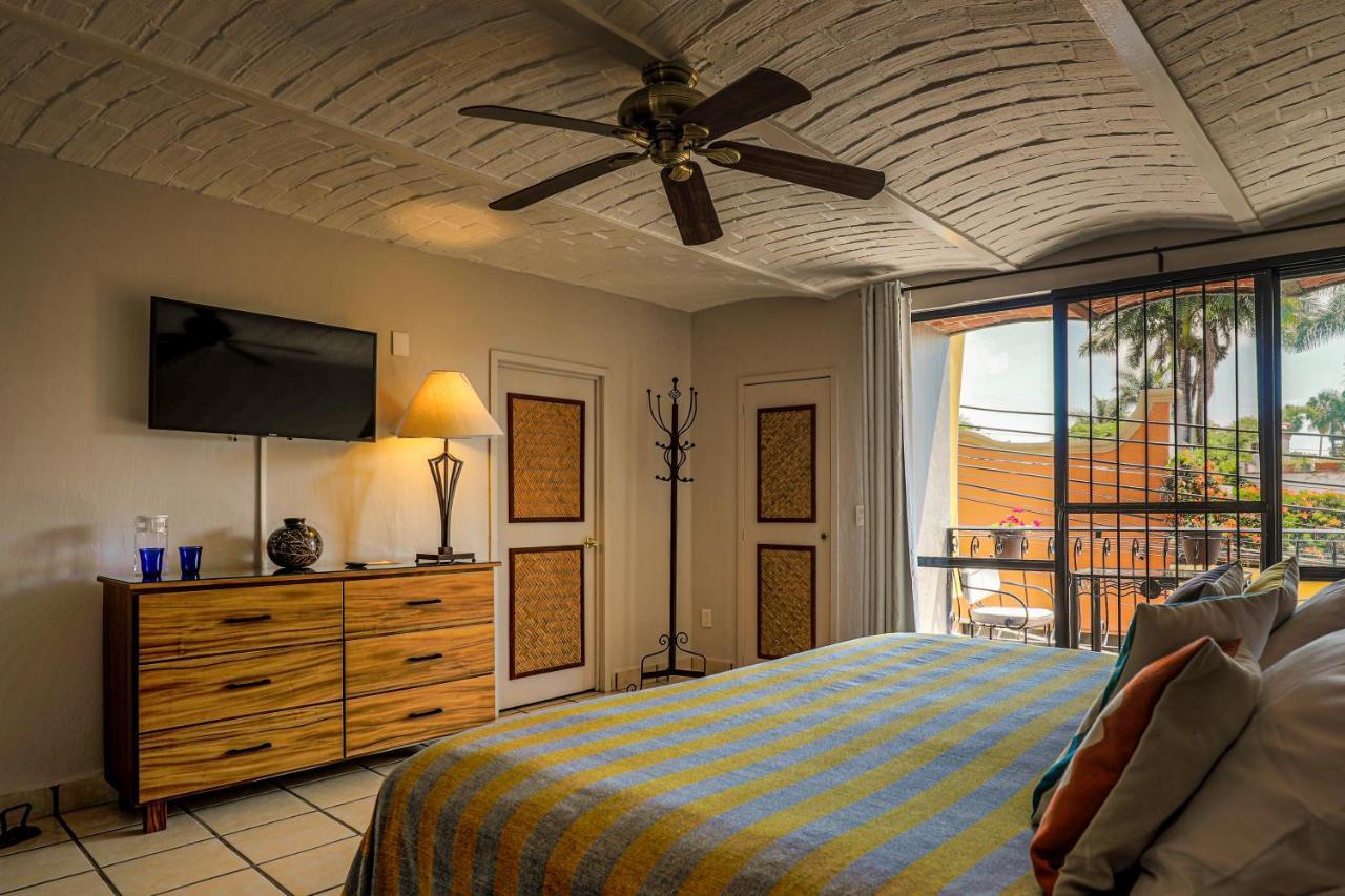 Casa Del Sol Inn อาจิจิก ภายนอก รูปภาพ