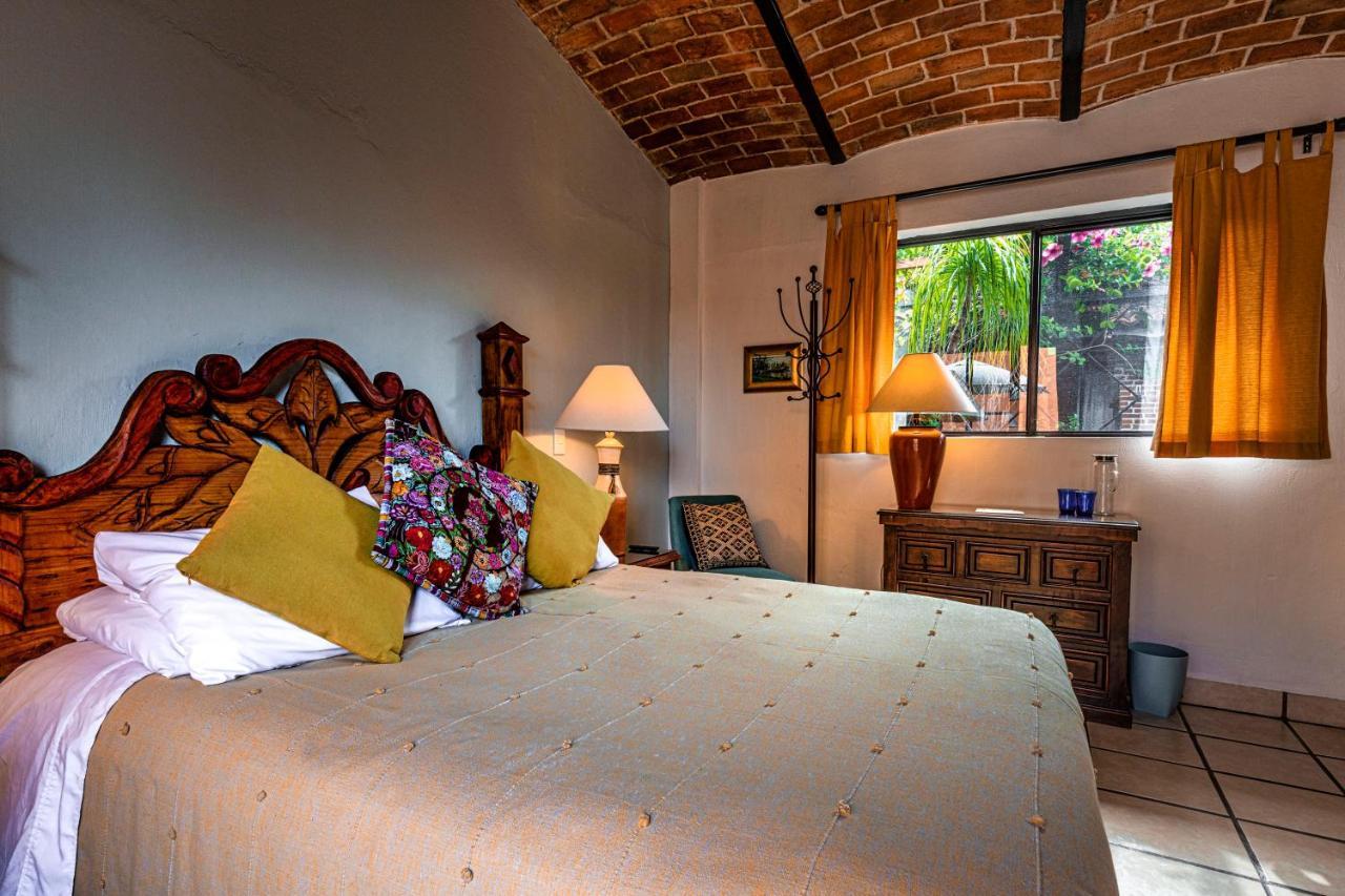 Casa Del Sol Inn อาจิจิก ภายนอก รูปภาพ