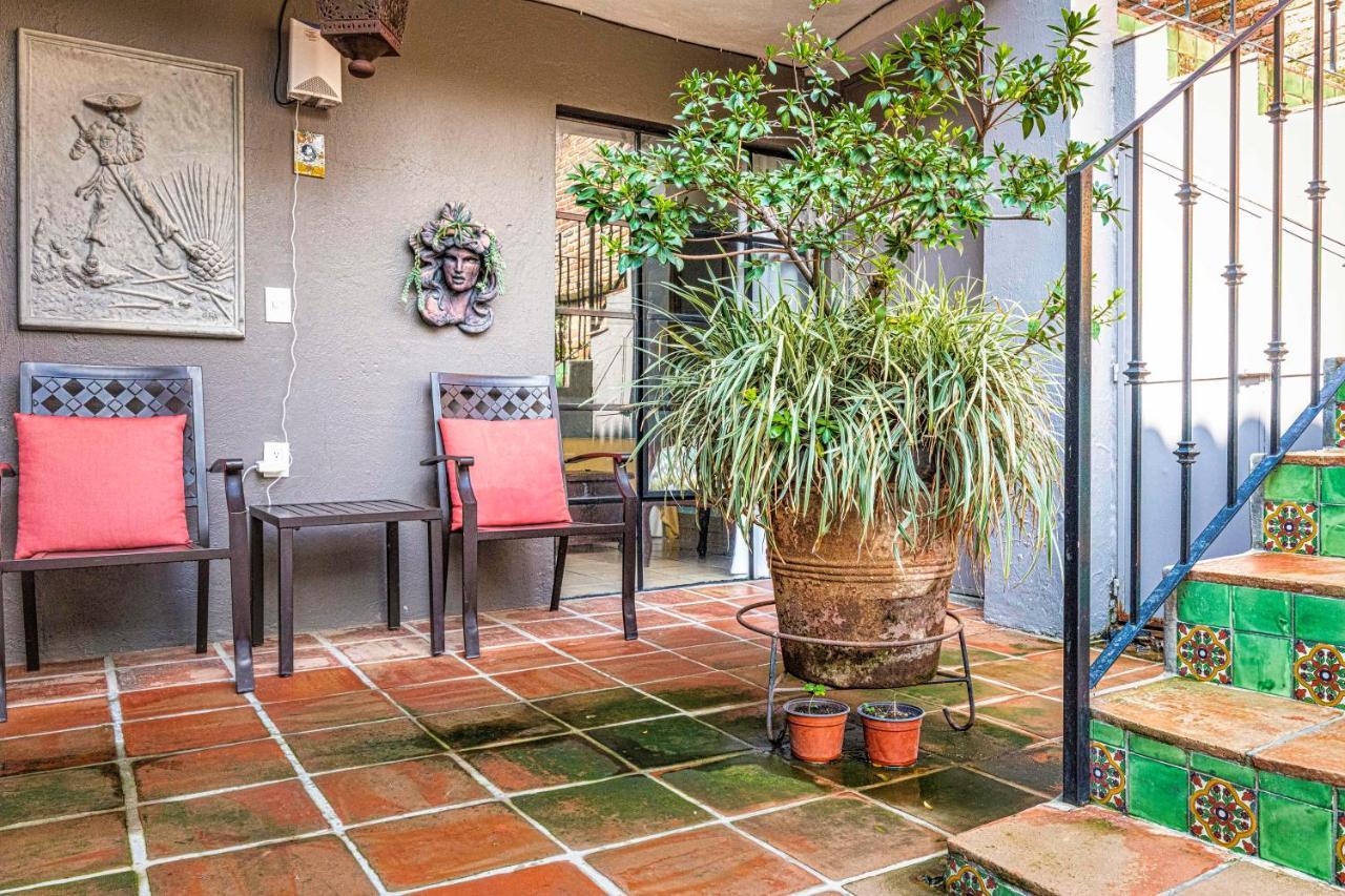 Casa Del Sol Inn อาจิจิก ภายนอก รูปภาพ
