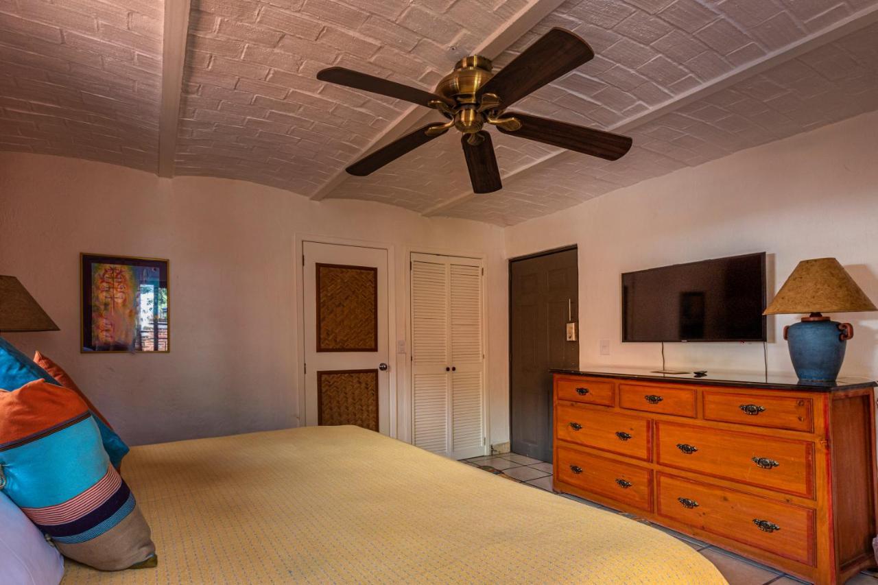 Casa Del Sol Inn อาจิจิก ภายนอก รูปภาพ