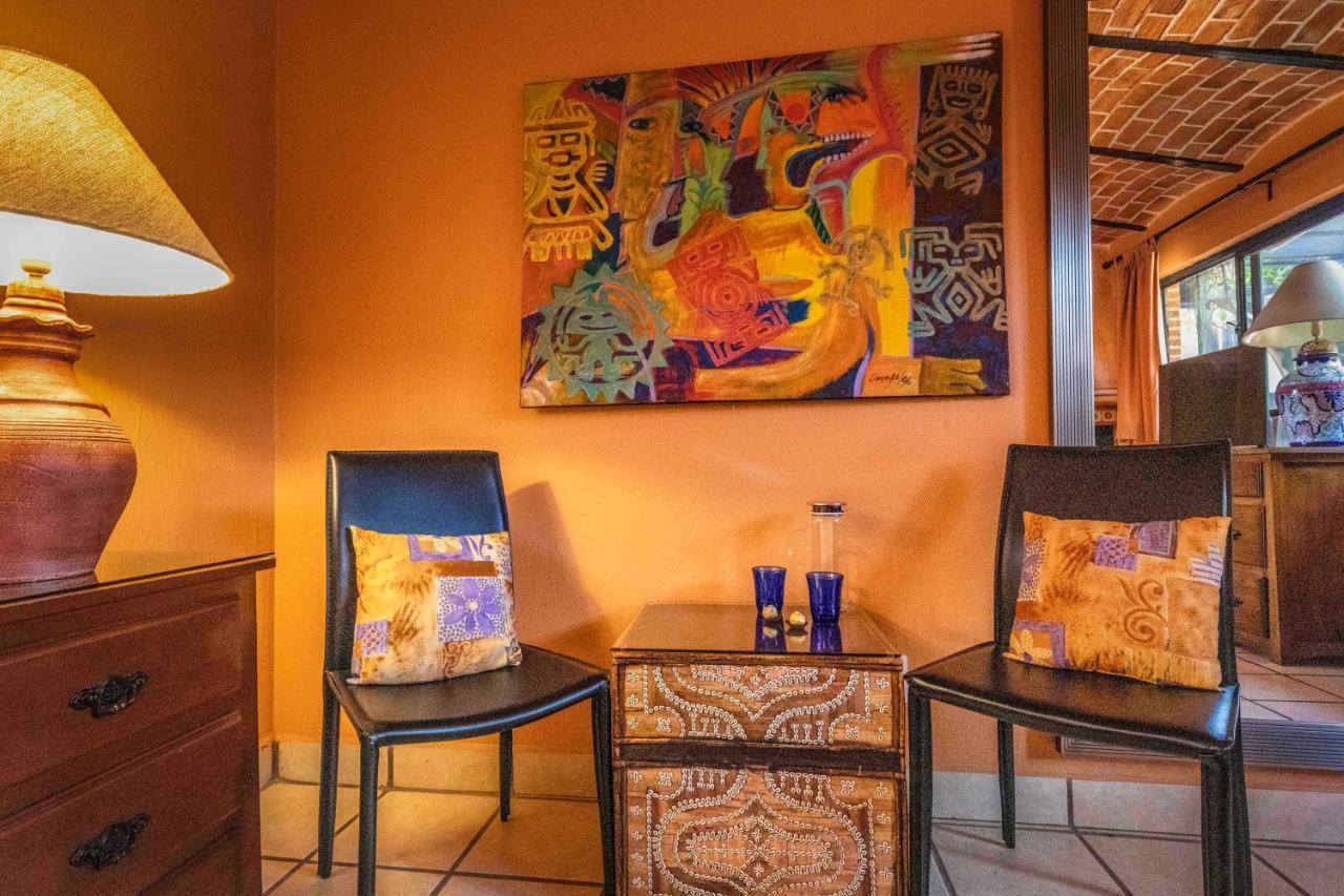 Casa Del Sol Inn อาจิจิก ภายนอก รูปภาพ