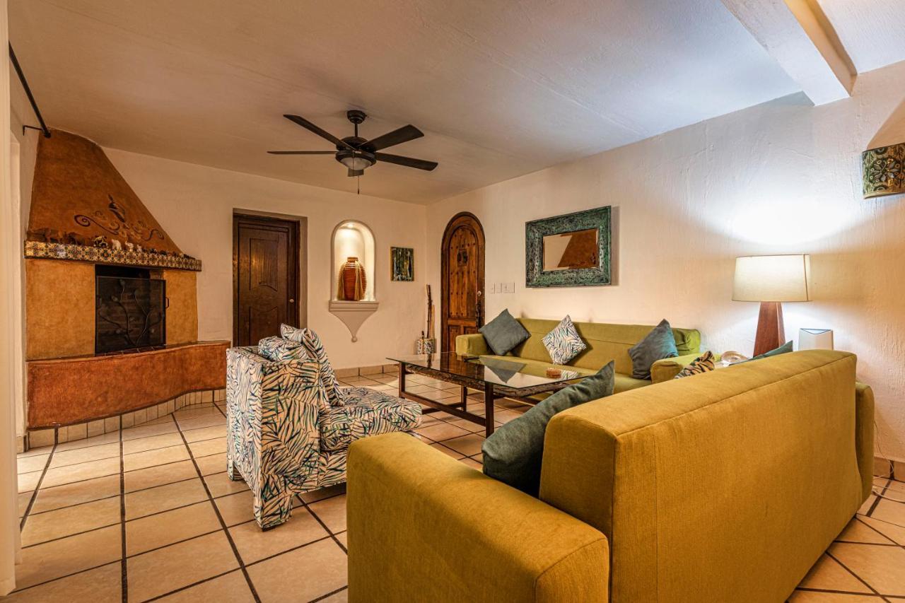 Casa Del Sol Inn อาจิจิก ภายนอก รูปภาพ