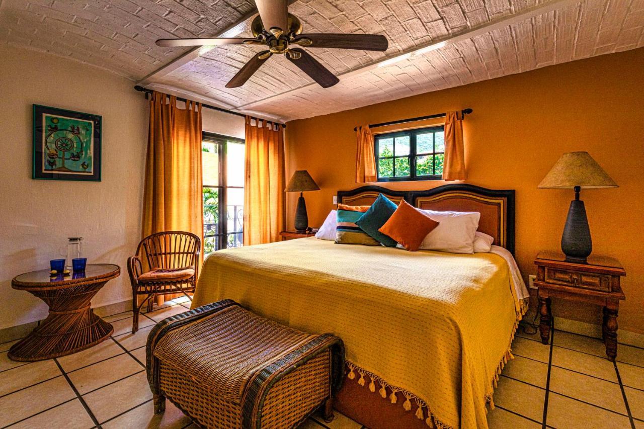 Casa Del Sol Inn อาจิจิก ภายนอก รูปภาพ