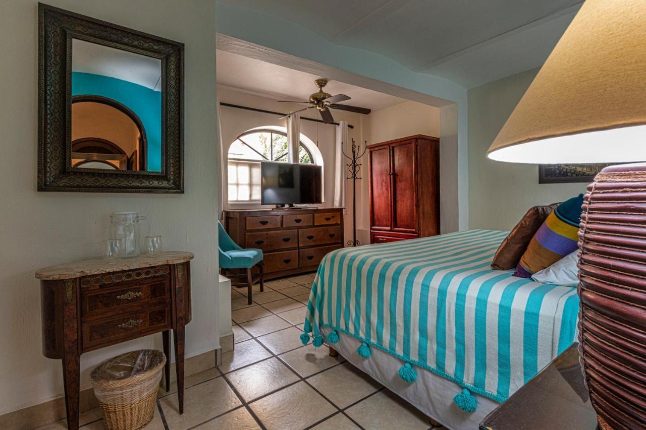Casa Del Sol Inn อาจิจิก ภายนอก รูปภาพ