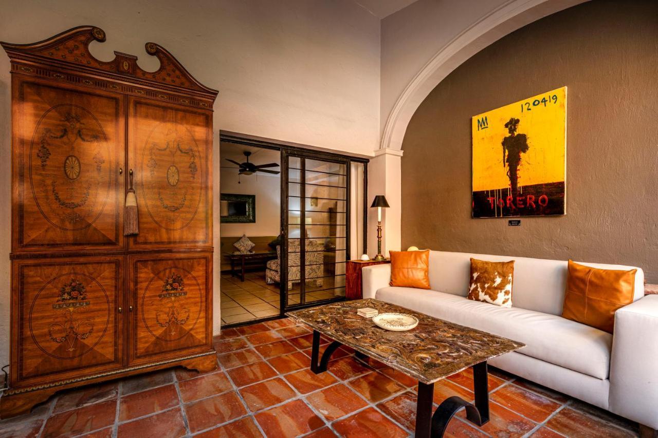Casa Del Sol Inn อาจิจิก ภายนอก รูปภาพ