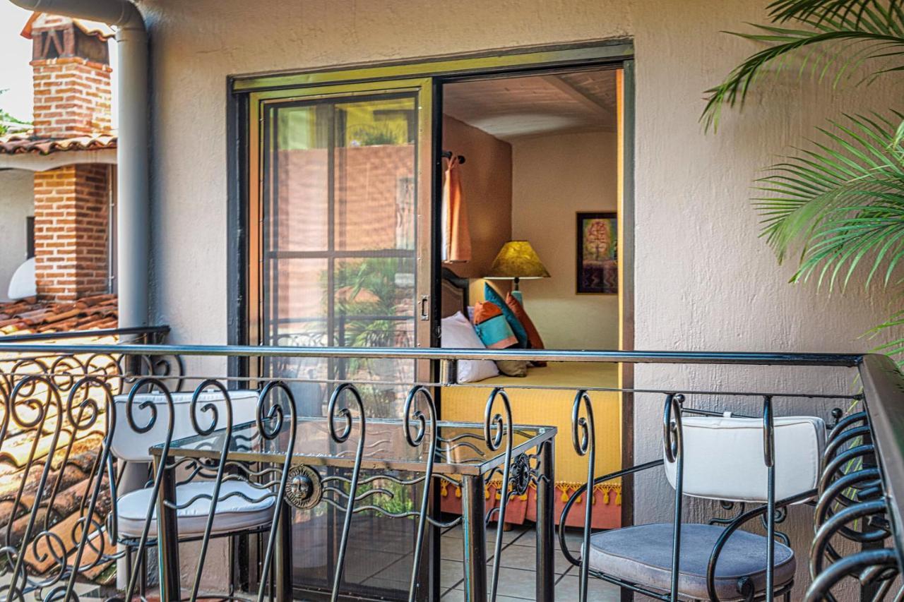 Casa Del Sol Inn อาจิจิก ภายนอก รูปภาพ