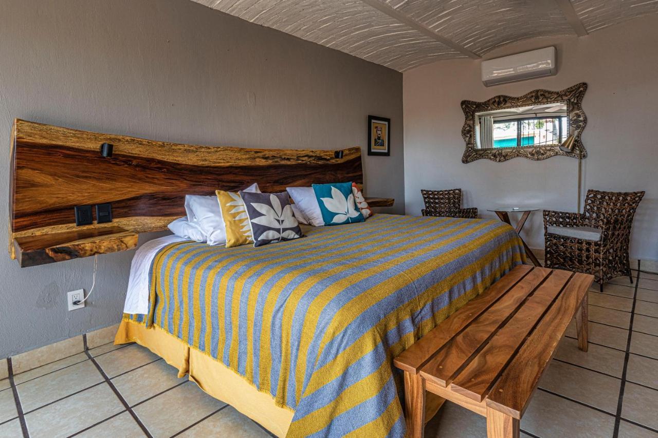 Casa Del Sol Inn อาจิจิก ภายนอก รูปภาพ