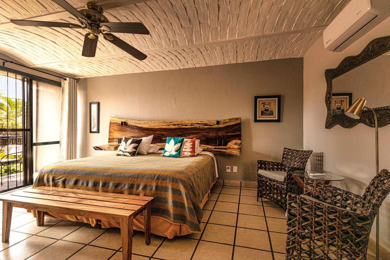 Casa Del Sol Inn อาจิจิก ภายนอก รูปภาพ