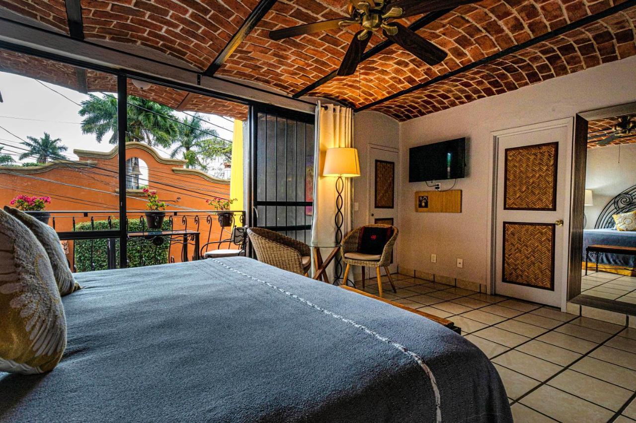 Casa Del Sol Inn อาจิจิก ภายนอก รูปภาพ