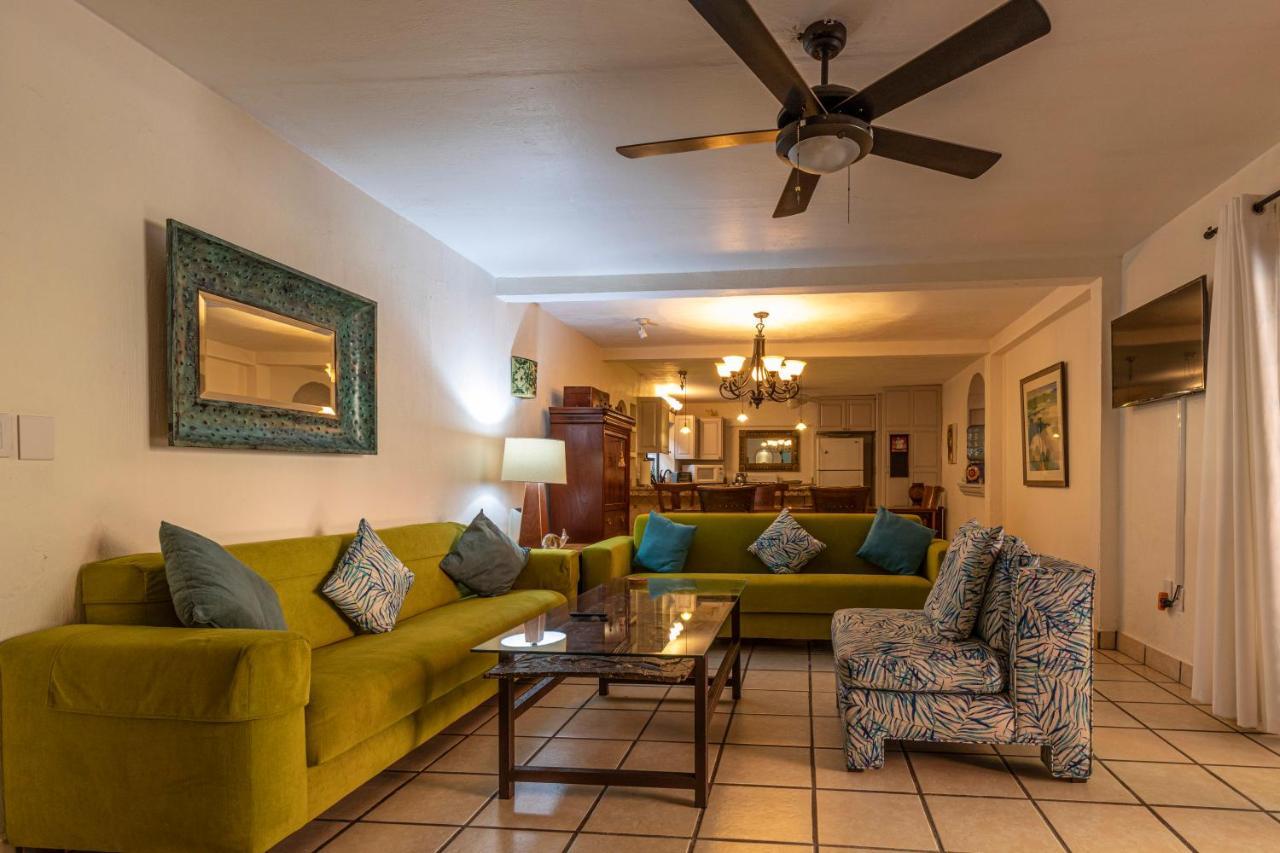 Casa Del Sol Inn อาจิจิก ภายนอก รูปภาพ