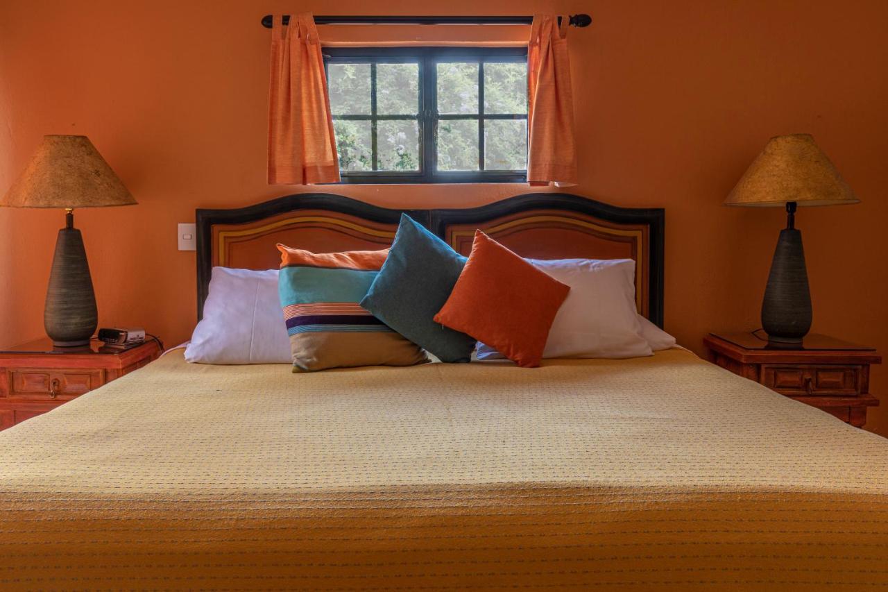 Casa Del Sol Inn อาจิจิก ภายนอก รูปภาพ