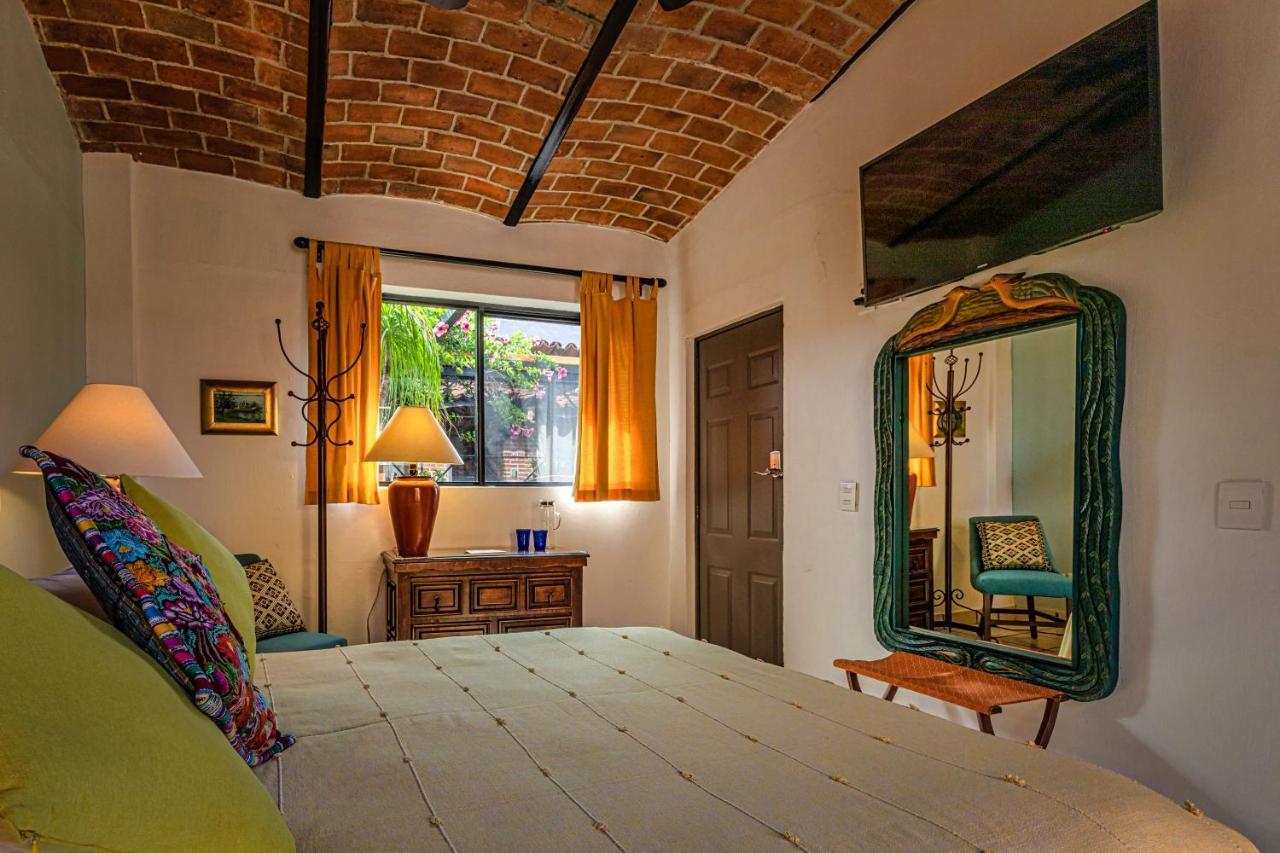 Casa Del Sol Inn อาจิจิก ภายนอก รูปภาพ