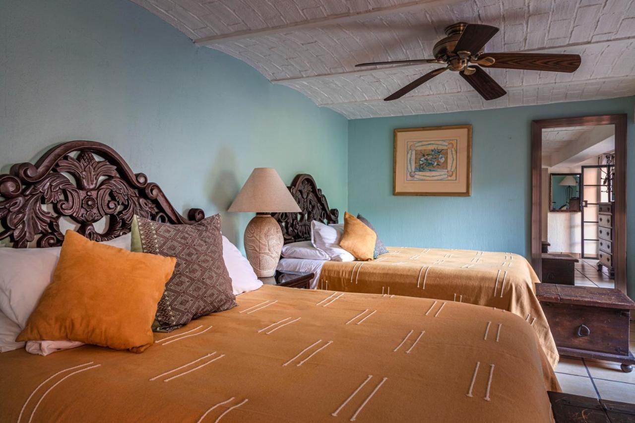 Casa Del Sol Inn อาจิจิก ภายนอก รูปภาพ