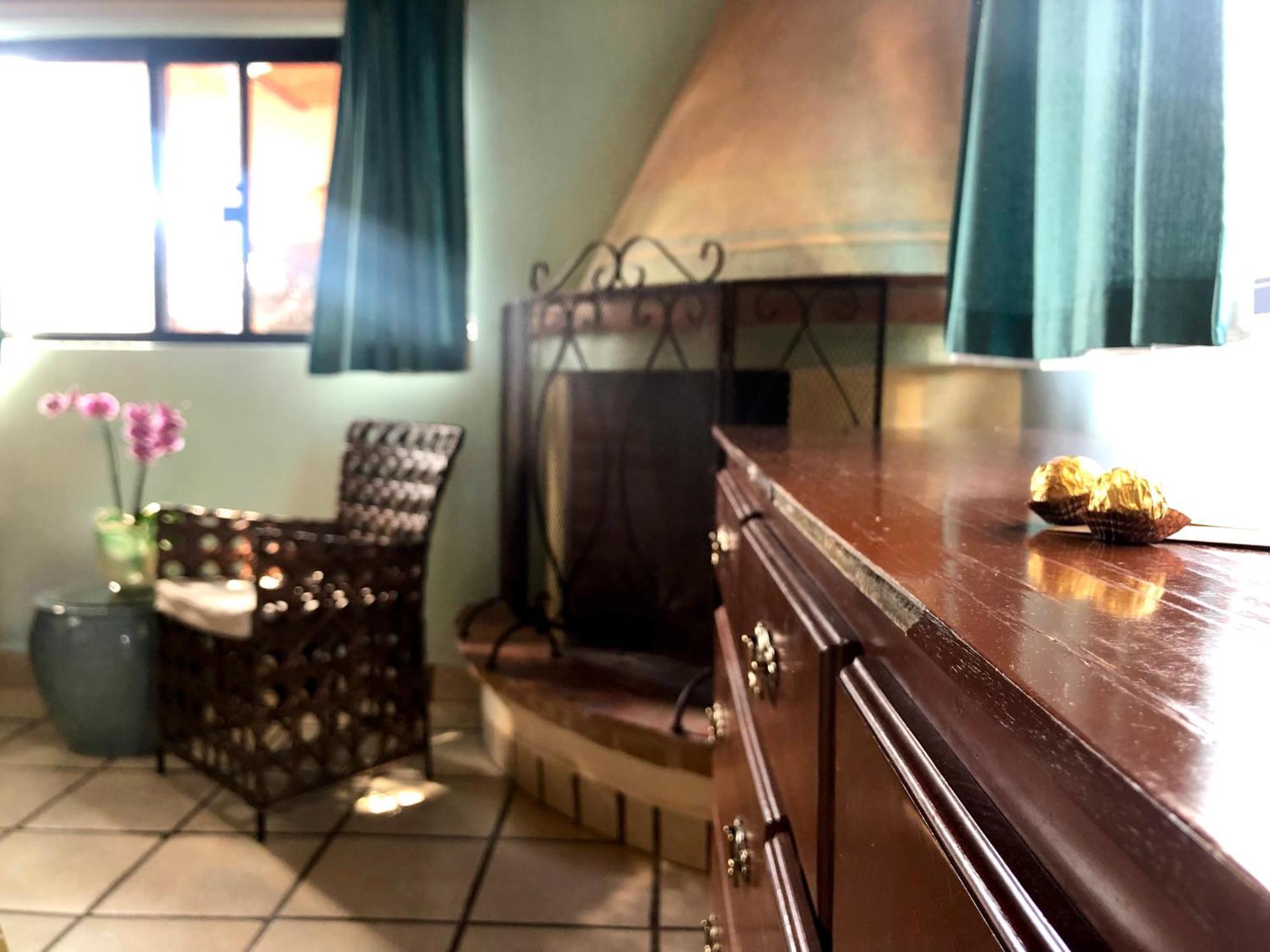 Casa Del Sol Inn อาจิจิก ภายนอก รูปภาพ